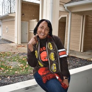 Meet your Posher, Shatana